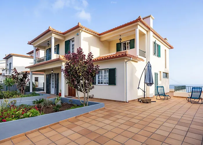 Ocean Side Vista By Your Key Holiday home